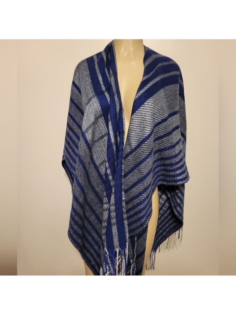 Woolrich Poncho Onesize Blue Shawl Rodeo Winter Farm Mountians Aztec
